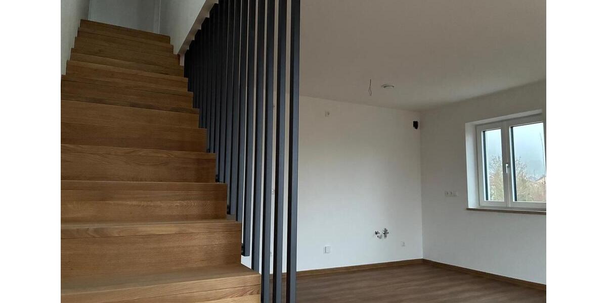 Maisonettenwohnung Kelheim - 4 Zimmer, 120 m&sup2;, 1.670&euro; | Angebot:25641017