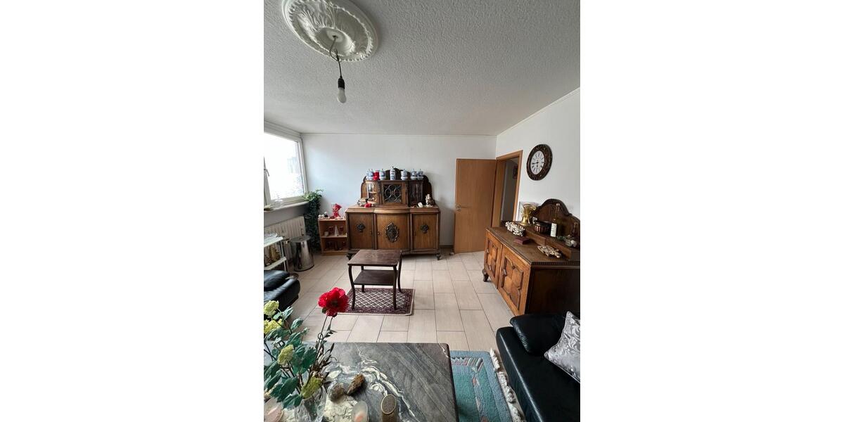 Dachgeschoßwohnung Schwetzingen - 3.5 Zimmer, 100 m&sup2;, 1.200&euro; | Angebot:25725072