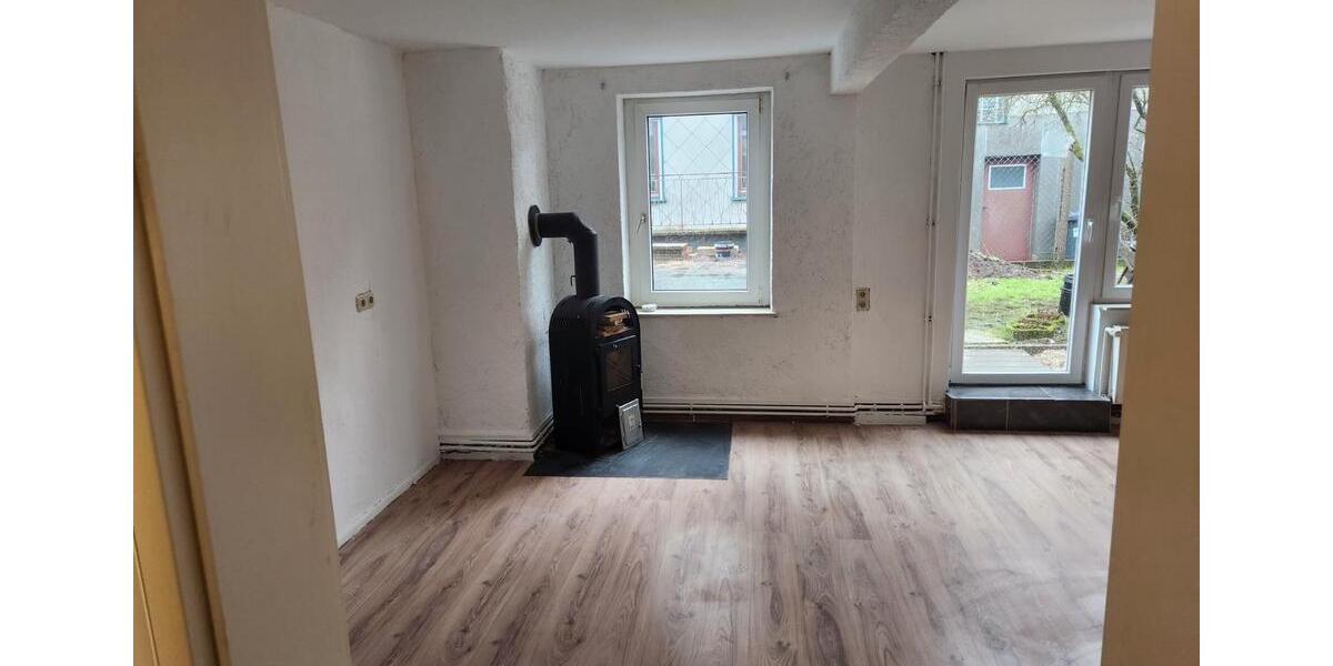 Hochparterre Stadtoldendorf - 5 Zimmer, 140 m&sup2;, 750&euro; | Angebot:26291993
