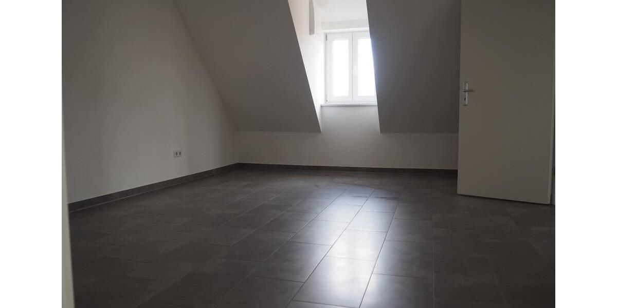 Helle, moderne Dachgeschosswohnung in Lupburg 2 zimmer