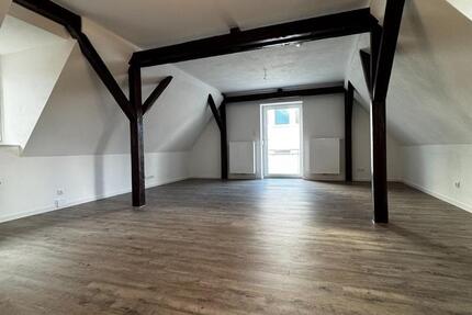 2 Zimmerwohnung im Loftstyle mit Balkon in Zentrumsnähe zimmer
