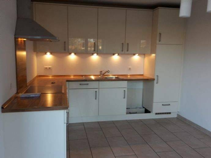 Mehrfamilienhaus, Wohnhaus Henstedt-Ulzburg Ulzburg - 5 Zimmer, 162 m&sup2;, 2.369&euro; | Angebot:26835377