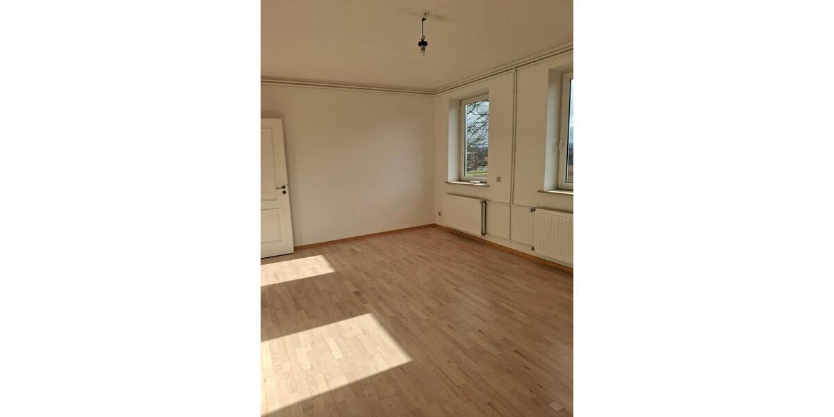 Etagenwohnung Duderstadt - 3 Zimmer, 100 m&sup2;, 700&euro; | Angebot:25900132