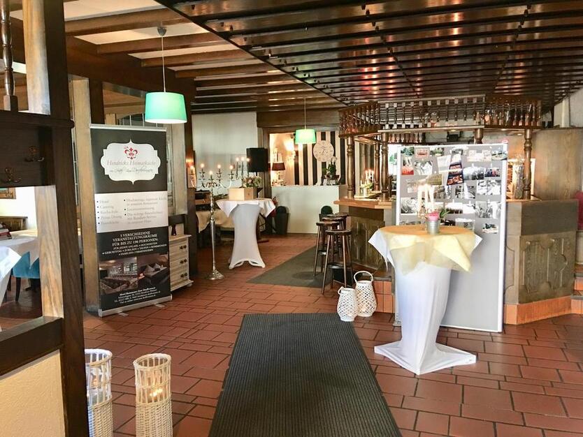 Bornheim: Gepflegte Gastronomiefläche mit 3 Kegelbahnen und großzügiger Kellerfläche !