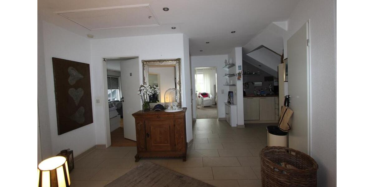 Helle, geräumige Dachgeschosswohnung in Dorsten zu vermieten 3 zimmer