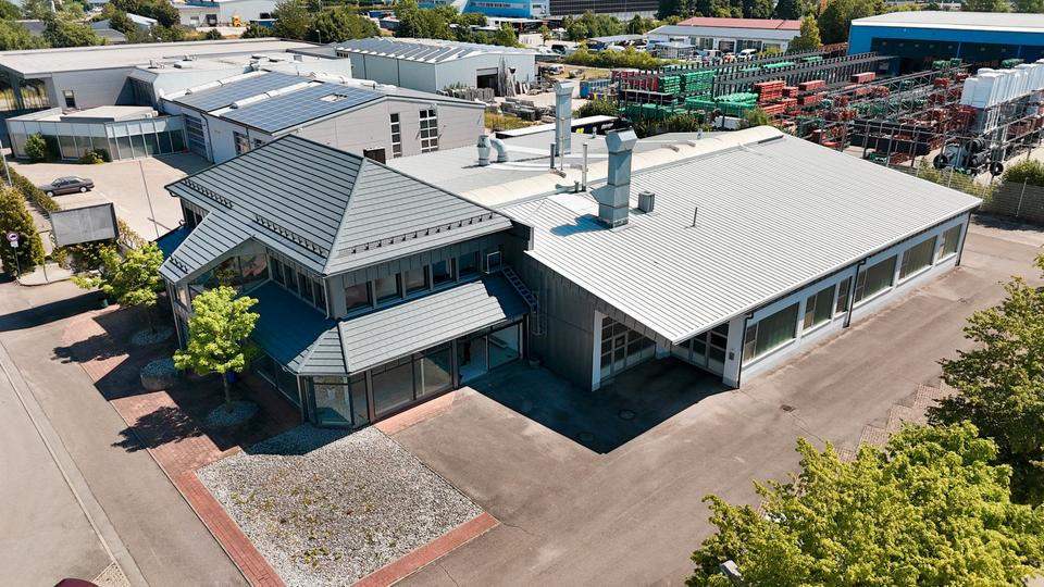 SMARTINSPECT BASE - Großer Showroom mit darüberliegender Büroeinheit im Industriepark Ellwangen zimmer