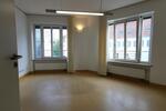 Stadt Landau: Hochwertige Büroflächen m. Lift, zentrale Lage mit guter Sichtbarkeit u. gr. Parkplatz