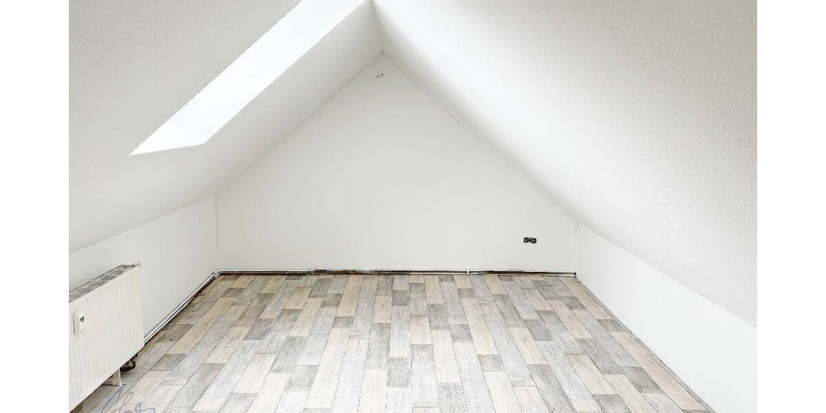 Etagenwohnung Riesa Gröba - 6 Zimmer, 127 m&sup2;, 950&euro; | Angebot:26556321