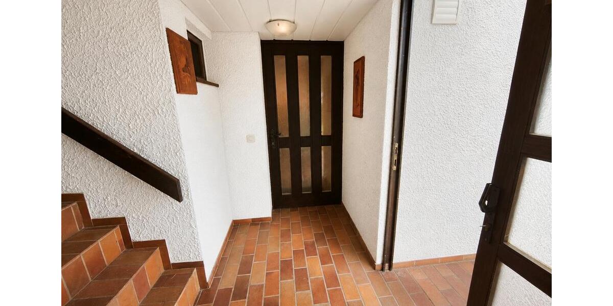 Etagenwohnung Kenn - 2 Zimmer, 83 m&sup2;, 620&euro; | Angebot:26699984