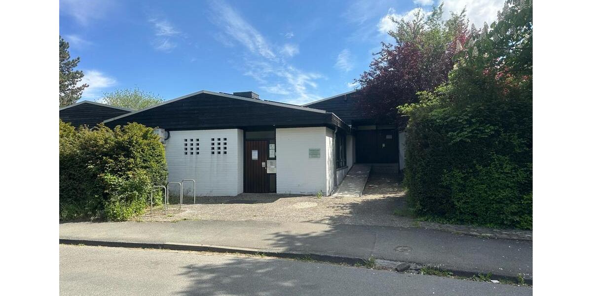 Büro oder Praxis zu vermieten, sehr hell und repräsentativ zimmer