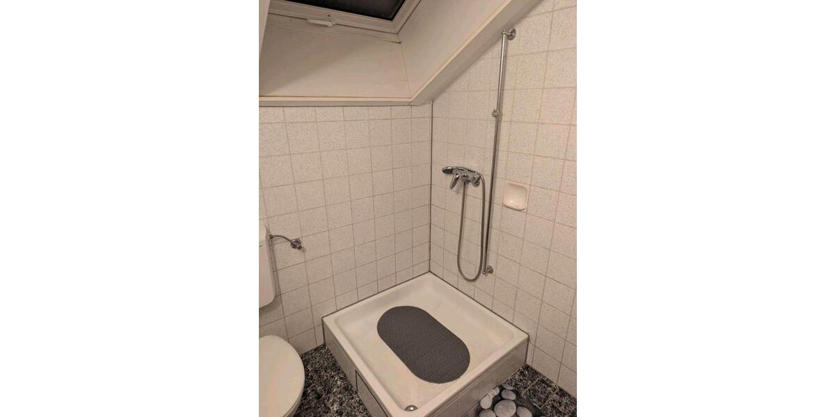 Dachgeschoßwohnung Kempten (Allgäu) Auf der Halde - 1 Zimmer, 37 m&sup2;, 320&euro; | Angebot:26286975