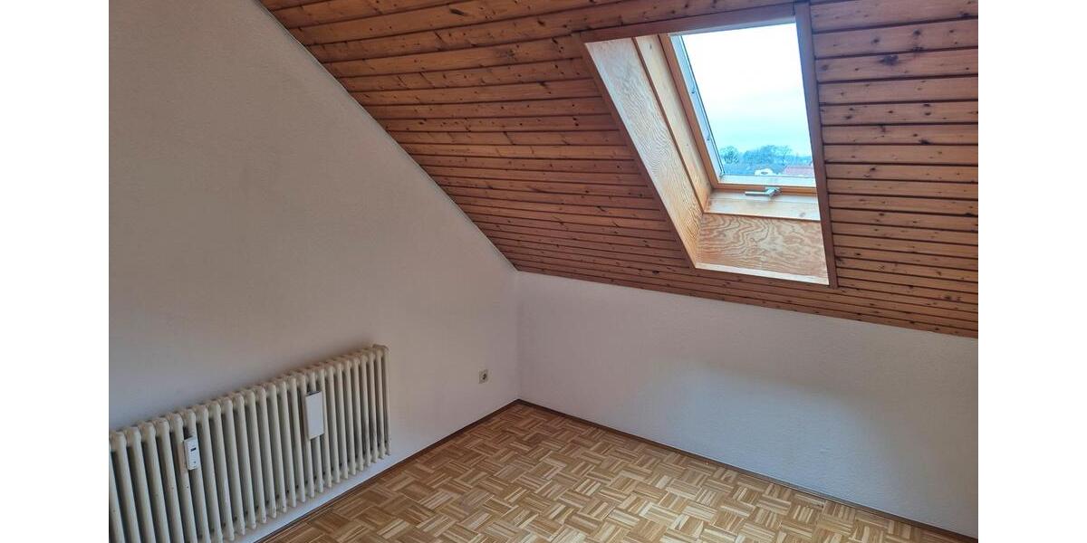 Dachgeschoßwohnung Pfullendorf - 4 Zimmer, 85 m&sup2;, 950&euro; | Angebot:25993651