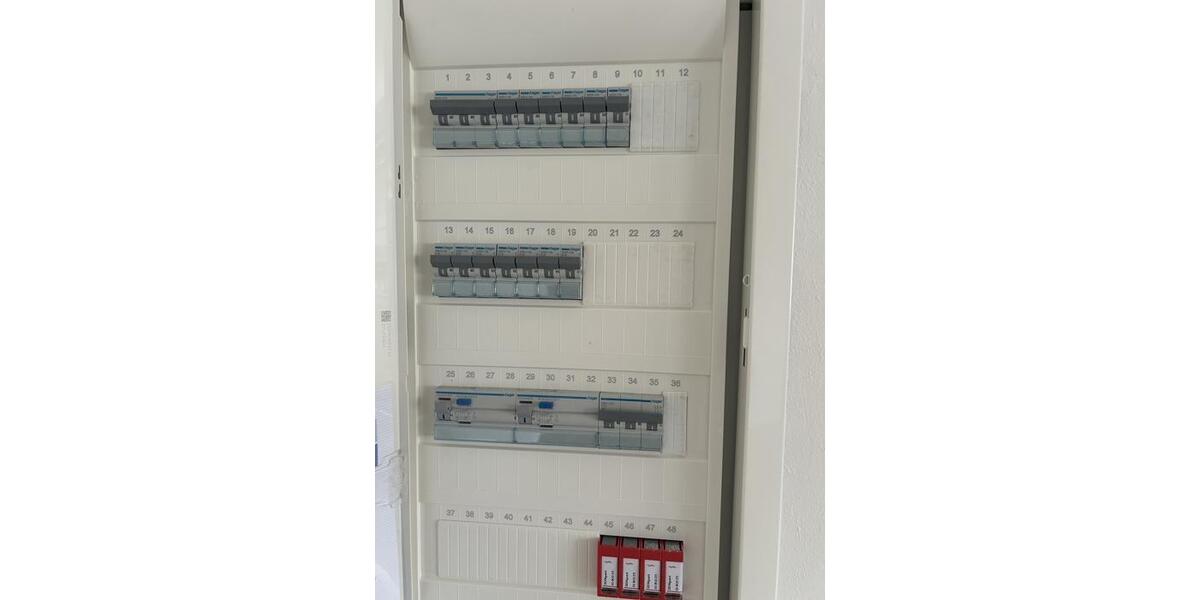 Erstbezug nach Sanierung. Sehr schöne 2-Zimmer-Whg. im 4. OG in D-Pempelfort. 2 zimmer