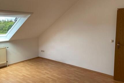 Helle schöne Dachgeschosswohnung 2 zimmer