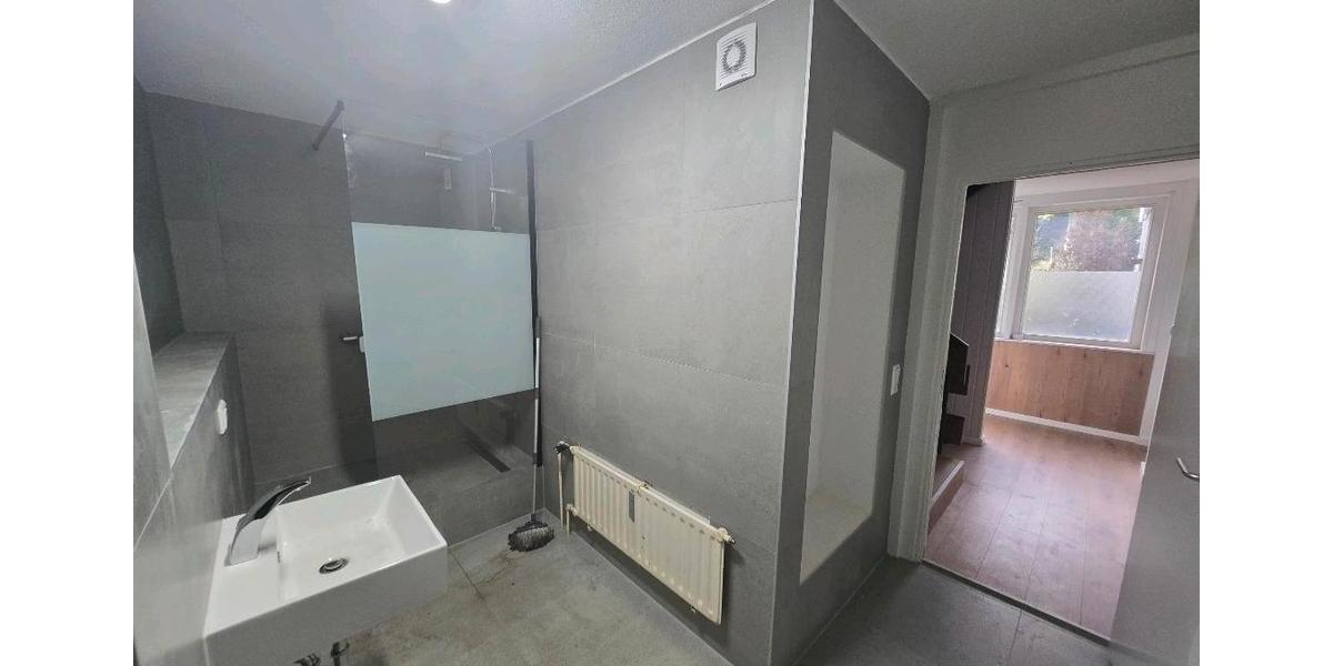 Reihenhaus Bad Wildbad - 8 Zimmer, 224 m&sup2;, 1.600&euro; | Angebot:25052132