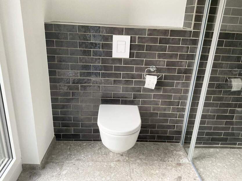 Achtung nur mit WBS!! Neubauwohnung mit Loggia, guter Schnitt, Parkett, Tageslichtbad, Aufzug 3 zimmer