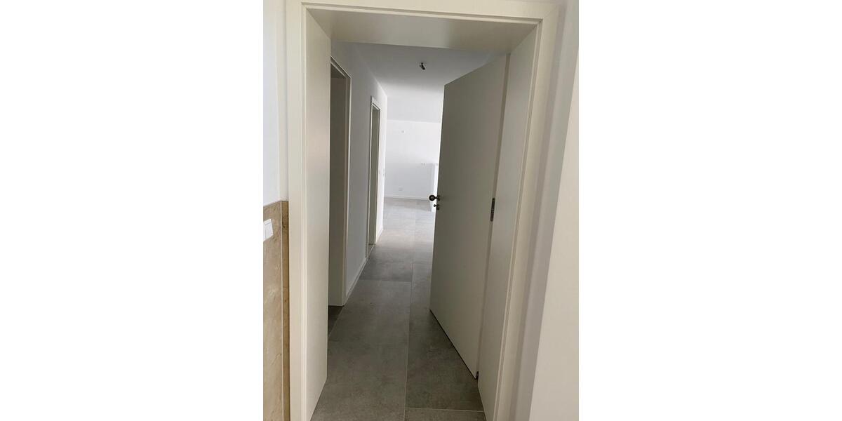 Etagenwohnung Bernburg (Saale) - 4.5 Zimmer, 127 m&sup2;, 1.143&euro; | Angebot:26367184