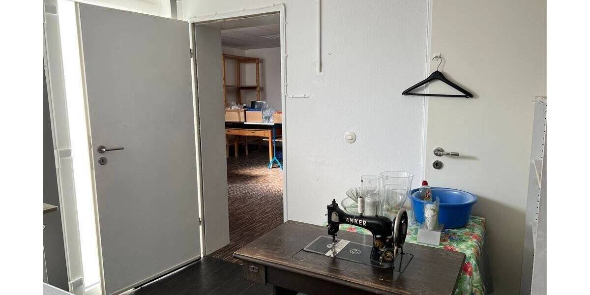 Gewerbeobjekt Beverungen - 3 Zimmer, 700&euro; | Angebot:23965686
