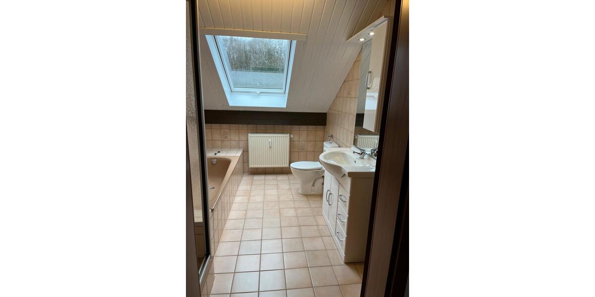 Dachgeschoßwohnung Neunkirchen Heinitz - 3 Zimmer, 80 m&sup2;, 850&euro; | Angebot:25017671