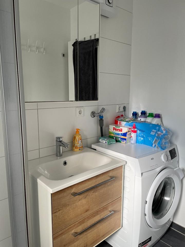 Kleines WG-Zimmer in 3-er WG in Mannheim-Neckarstadt (68169)