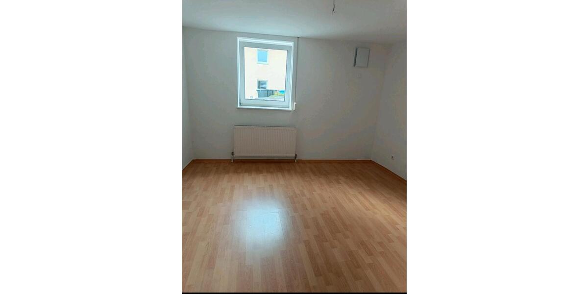 Erdgeschoßwohnung Deggendorf - 3.5 Zimmer, 89 m&sup2;, 960&euro; | Angebot:25840246