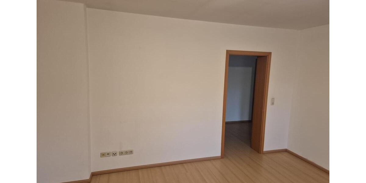 Gut sanierte Altbauwohnung mit Garage 3 zimmer