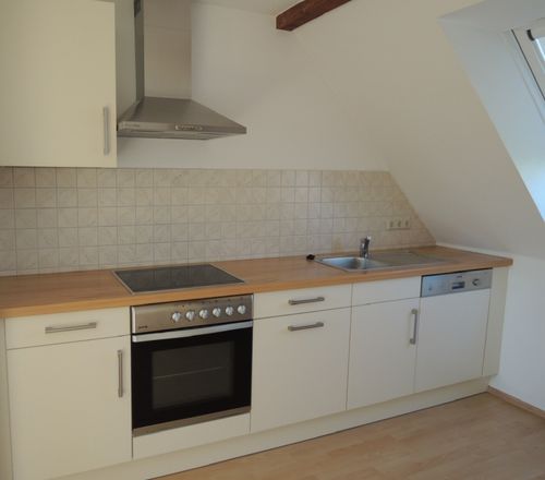 Dachgeschoßwohnung Oschersleben (Bode) - 2 Zimmer, 50 m&sup2;, 328&euro; | Angebot:26556575