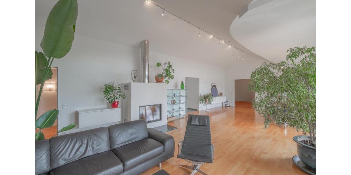 Außergewöhnliche Wohnung an bester Lage 6 zimmer