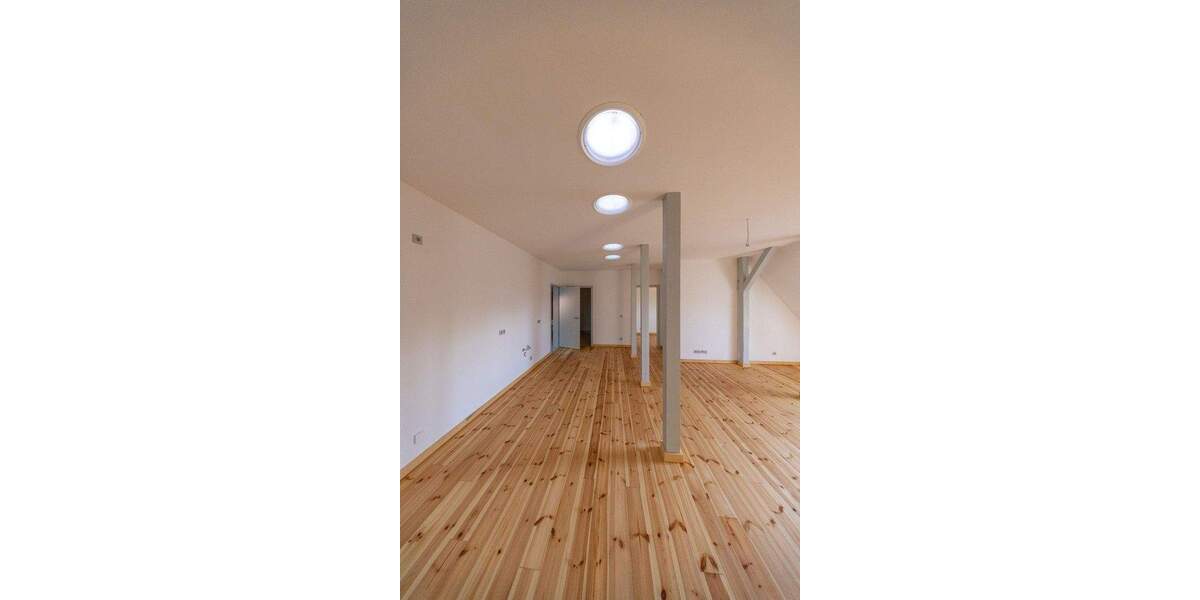 Etagenwohnung Buckow - 4 Zimmer, 106 m&sup2;, 1.279&euro; | Angebot:26149202