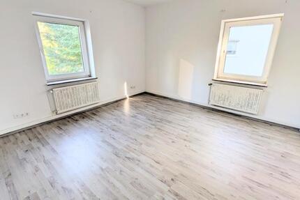 **Einziehen und wohlfühlen! +Laminat +weiße Wände +modernes Tageslichtbad +eigenes Gartenabteil** zimmer