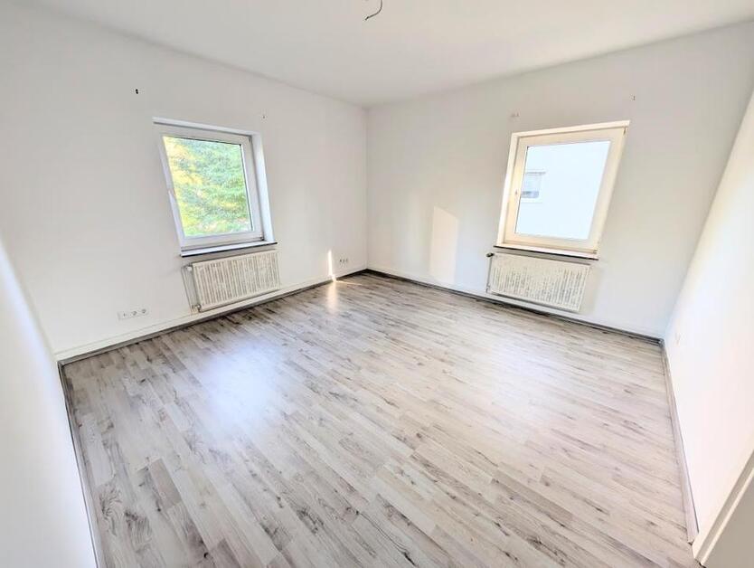 **Einziehen und wohlfühlen! +Laminat +weiße Wände +modernes Tageslichtbad +eigenes Gartenabteil** zimmer