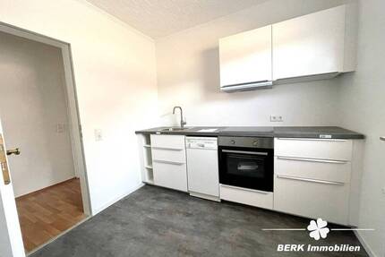 BERK Immobilien - 2-Zimmer-Wohnung mit Terrasse und Stellplatz in Feldrandlage von Kahl!