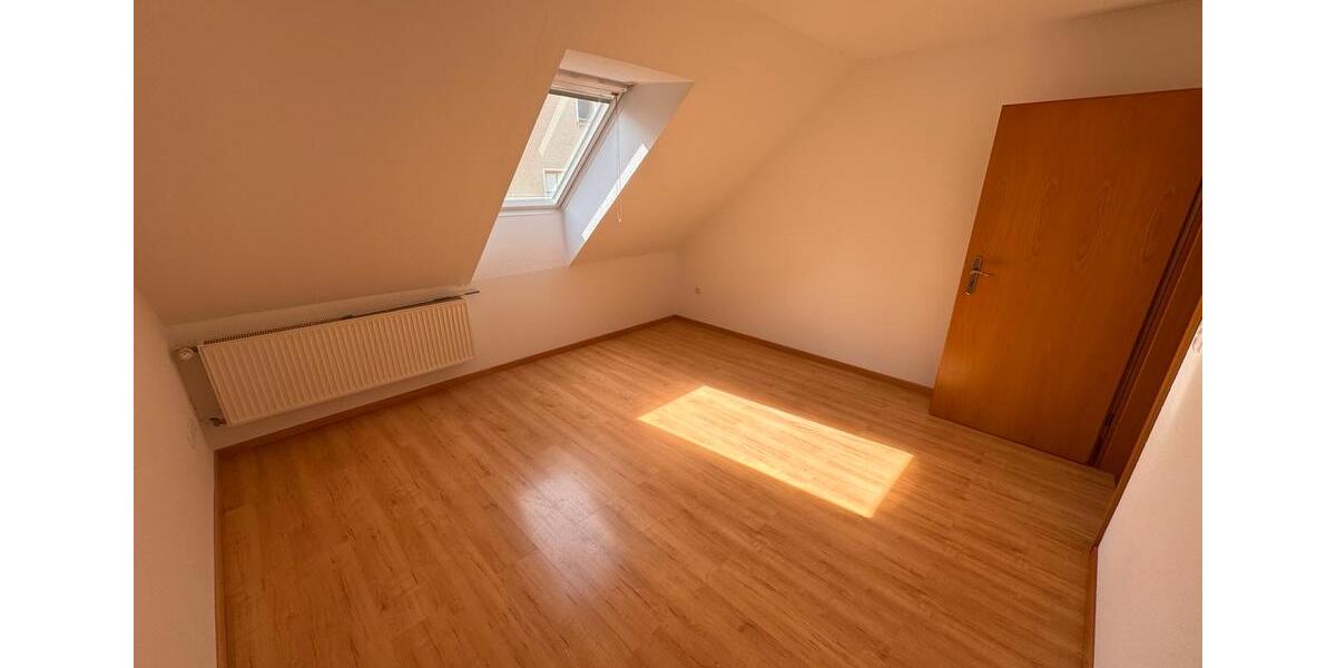 Dachgeschoßwohnung Gronau (Leine) - 4 Zimmer, 113 m&sup2;, 900&euro; | Angebot:26035335