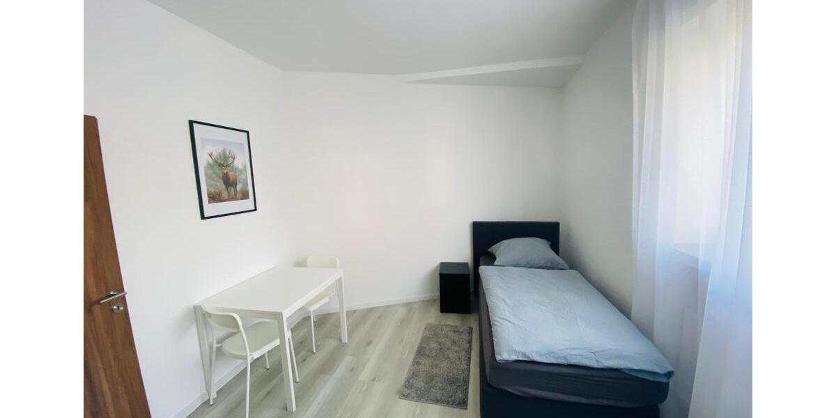 Wohnen auf Zeit Neukirchen - 8 Zimmer, 160 m&sup2;, 18&euro; | Angebot:26252083