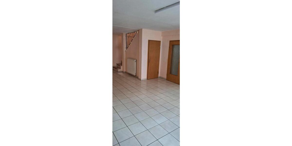 Etagenwohnung Friedberg (Hessen) - 5 Zimmer, 120 m&sup2;, 1.300&euro; | Angebot:26596236