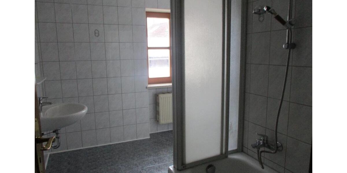 Erdgeschoßwohnung Arnstorf - 2 Zimmer, 60 m&sup2;, 400&euro; | Angebot:25883170