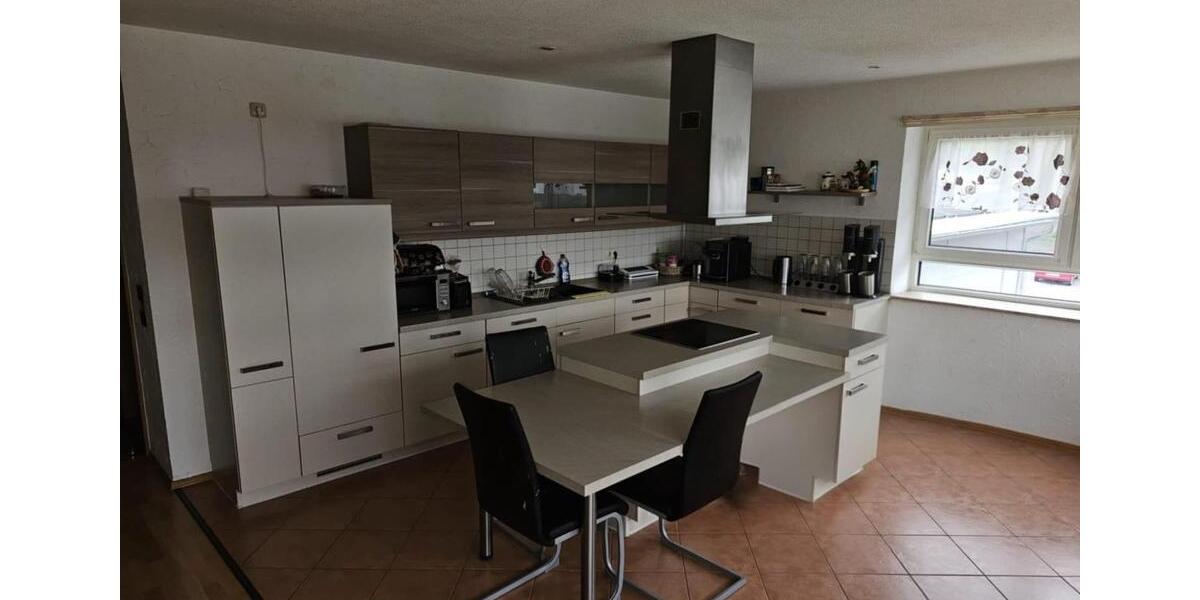 große geräumige Wohnung 3-4 Zimmer Wohnung mit offener Küche 4 zimmer