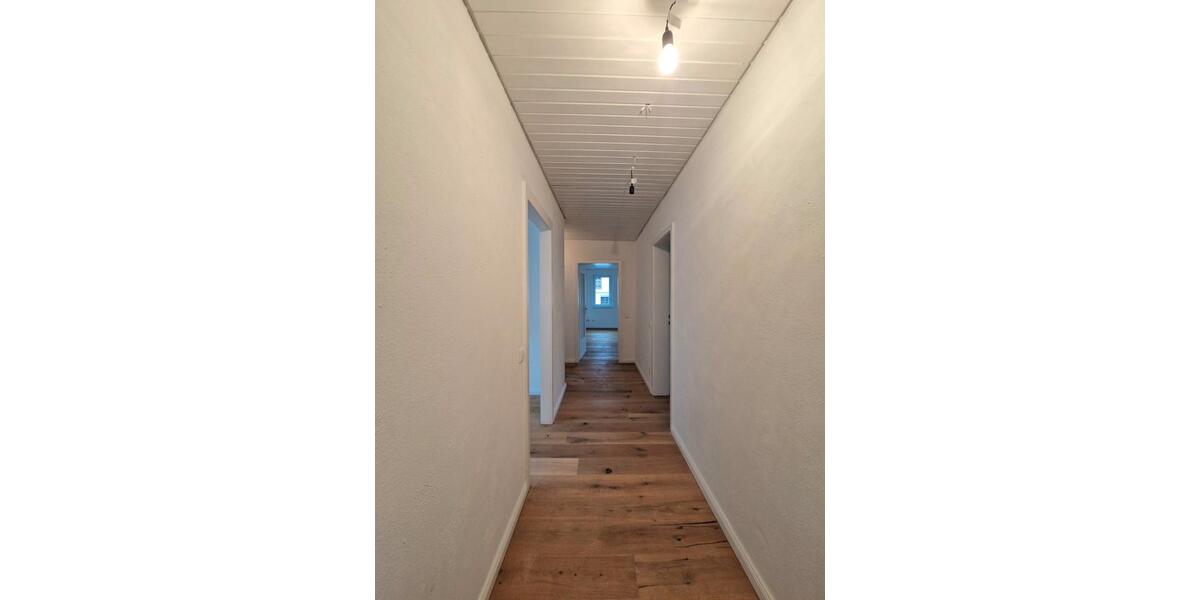 Etagenwohnung Leonberg - 4 Zimmer, 75 m&sup2;, 1.200&euro; | Angebot:26496497