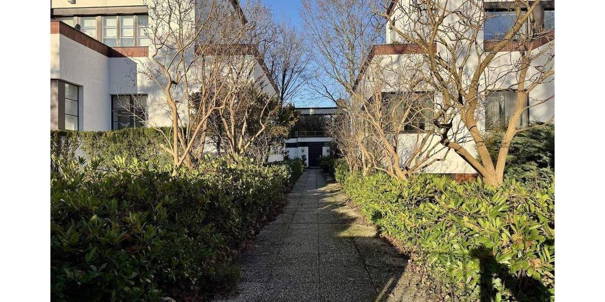 Modernisierte 3-Zimmer-Wohnung in Berlin-Dahlem mieten, ca. 180 m², große Ost- und West-Terrassen 3 zimmer