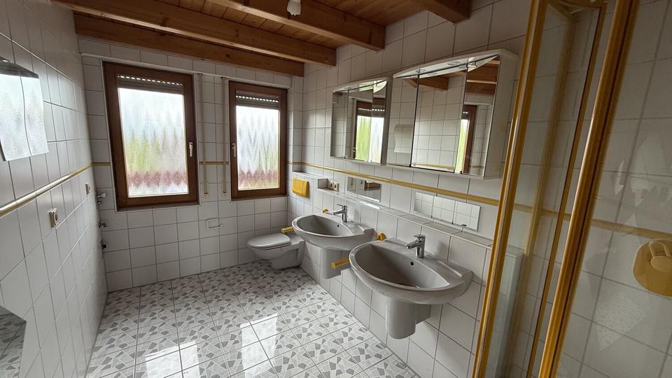 Einfamilienhaus Wangen - 6.5 Zimmer, 212 m&sup2;, 2.250&euro; | Angebot:26560284