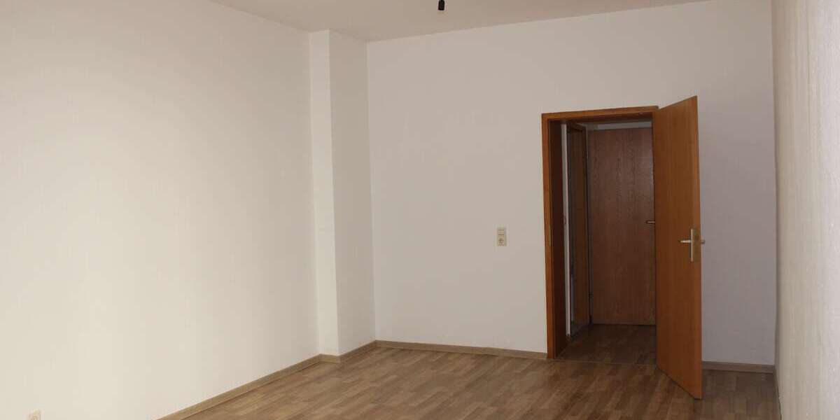 3 Zimmer-Wohnung mit separatem Eingang und Terrasse *ab sofort verfügbar* 3 zimmer