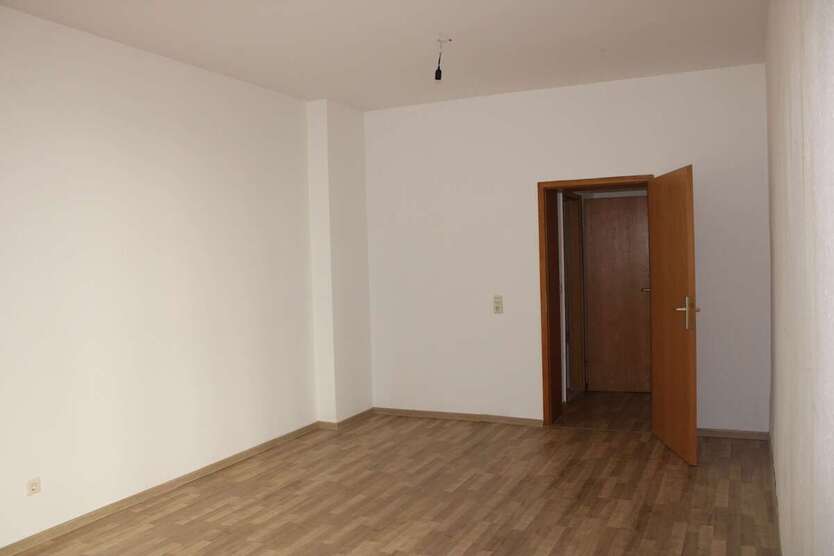 3 Zimmer-Wohnung mit separatem Eingang und Terrasse *ab sofort verfügbar* 3 zimmer