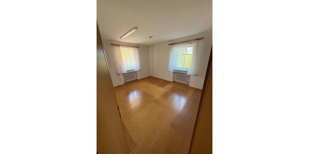 Erdgeschoßwohnung Ertingen - 3 Zimmer, 135 m&sup2;, 1.200&euro; | Angebot:26491772