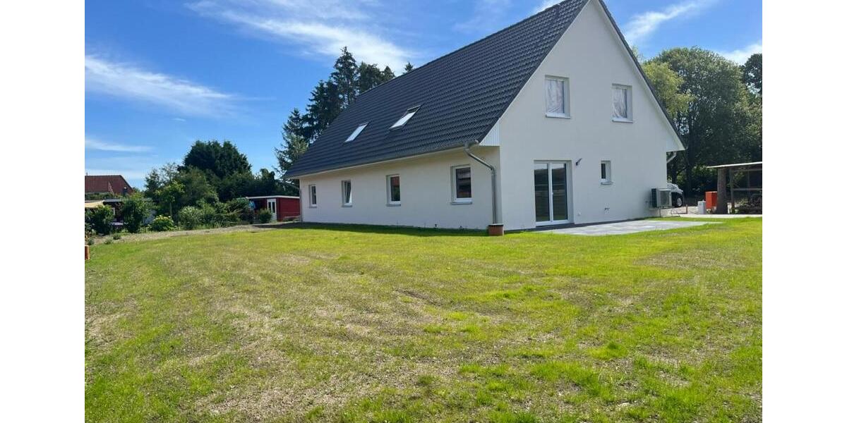Doppelhaushälfte Stockelsdorf - 4 Zimmer, 133 m&sup2;, 1.600&euro; | Angebot:25824477