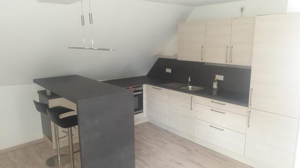Dachgeschoßwohnung Kleinkahl - 1 Zimmer, 80 m&sup2;, 550&euro; | Angebot:26476742