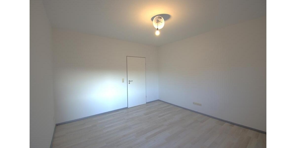 Etagenwohnung Burg (Dithmarschen) - 3 Zimmer, 85 m&sup2;, 700&euro; | Angebot:24771499