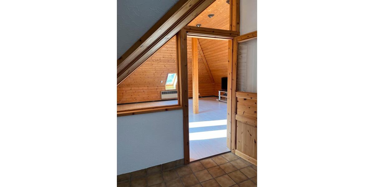 Dachgeschoßwohnung Rosengarten - 2.5 Zimmer, 65 m&sup2;, 902&euro; | Angebot:24982206