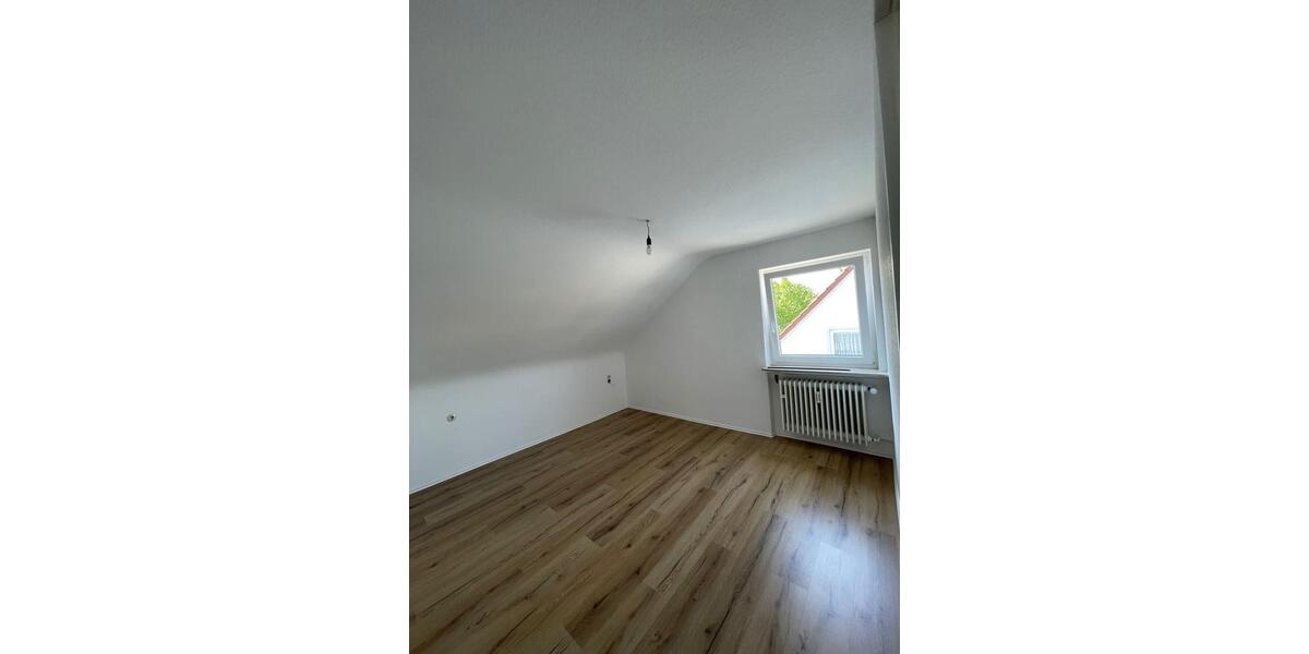Dachgeschoßwohnung Haigerloch - 3 Zimmer, 78 m&sup2;, 680&euro; | Angebot:26004500
