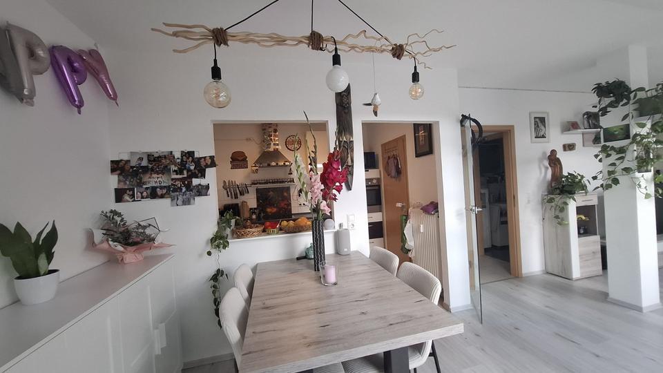 Schicke Dachgeschoßwohnung auf Hünxer Straße