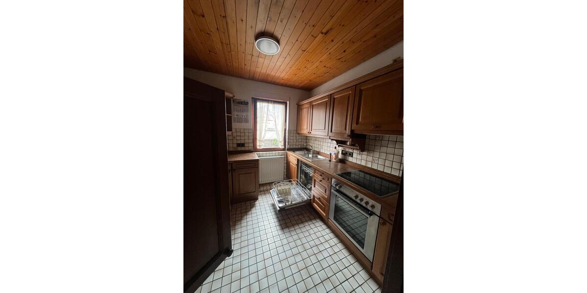 Etagenwohnung Bad Urach - 3 Zimmer, 100 m&sup2;, 1.100&euro; | Angebot:24782140